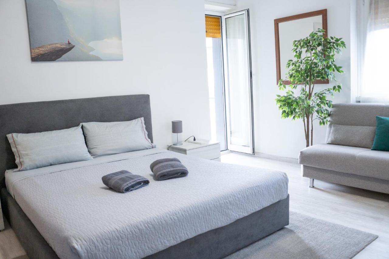 Nonna Pina Guest House Moderno Appartamento Vicino Metro AWifi,Netflix Rome Extérieur photo